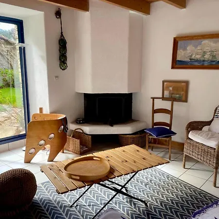 Vakantiehuis Idyllisches Haus In Treberon - Fussweg Zum *