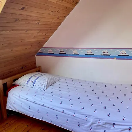 Vakantiehuis Idyllisches Haus In Treberon - Fussweg Zum